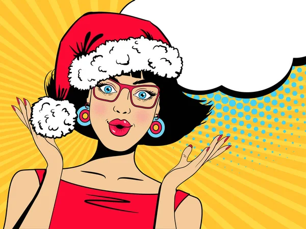 Pop art wow face de Natal. Sexy mulher surpresa em chapéu vermelho Papai Noel e óculos com boca aberta, mãos em ascensão, bolha de fala. Fundo de Natal vetorial em estilo pop art retro comic. Festa invita —  Vetores de Stock