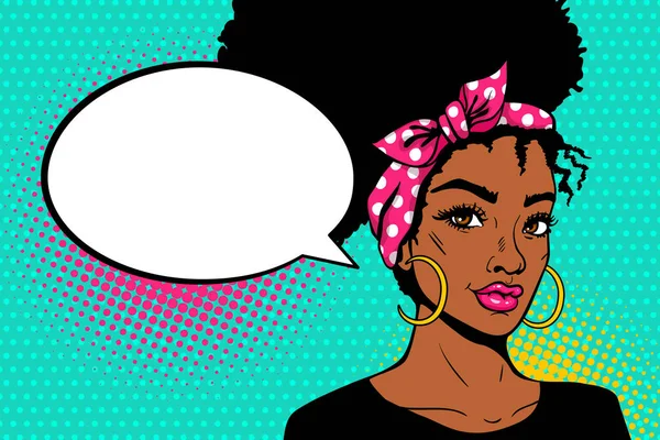 Pop art afro-americana cara femenina. Sexy joven mujer negra con peinado afro en grandes pendientes y burbuja de habla vacía en el fondo de puntos. Ilustración brillante vectorial en el estilo retro cómic del arte pop . — Vector de stock