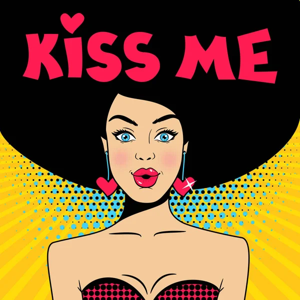Sexy mujer de arte pop con labios en forma de beso y letras me besan en su pelo. Vector fondo colorido en el estilo retro cómic arte pop . — Vector de stock