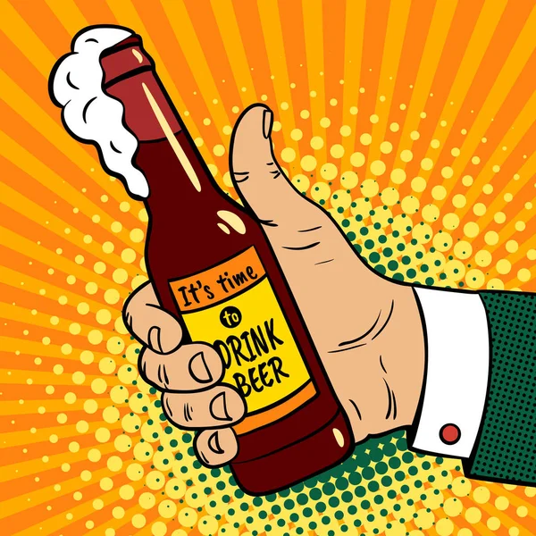 Es ist Zeit, Bier zu trinken. Pop-Art-Hintergrund mit männlicher Hand mit erhobenem Daumen, die eine Bierflasche hält, aus der ein Schaum herausgeht. Vektor bunte handgezeichnete Illustration im Retro-Comic-Stil. — Stockvektor