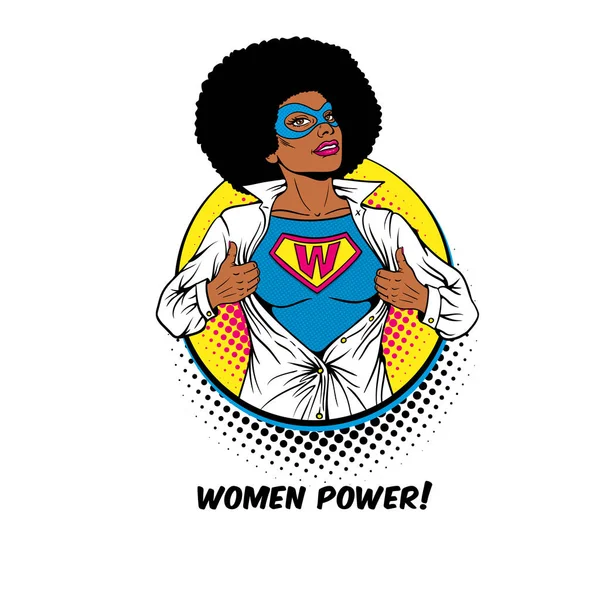 Kekuatan wanita. Pop art sexy african american woman in mask menunjukkan superhero t-shirt dengan W sign di dada melingkar di latar belakang putih. Kekuatan wanita, feminisme. Ilustrasi vektor dalam gaya komik retro . - Stok Vektor