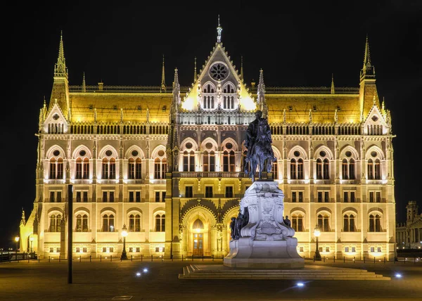 Budynek Parlamentu w Budapeszcie nocą — Zdjęcie stockowe