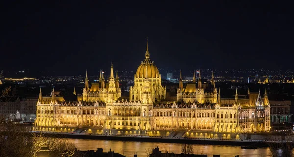 Budynek Parlamentu w Budapeszcie nocą — Zdjęcie stockowe