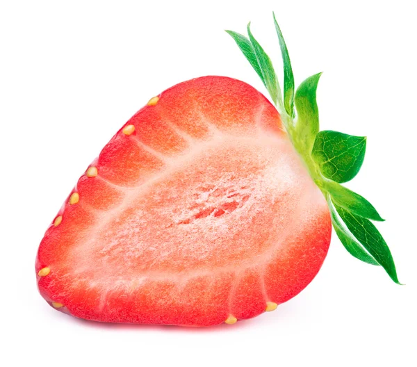 Erdbeere in Scheiben geschnitten mit isolierten Blättern — Stockfoto