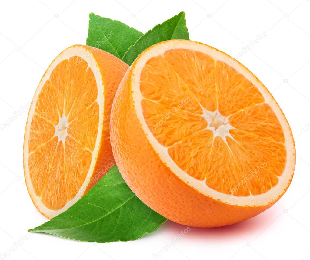 Fotos: naranjas | Mitades de la naranja con hojas aisladas — Foto de