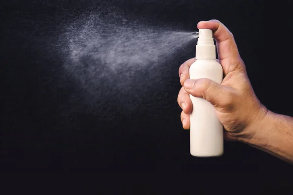 Spraying Bacterial Sanitizer Spray Hand Sanitizer Dispenser Concepto Control Infecciones —  Fotos de Stock