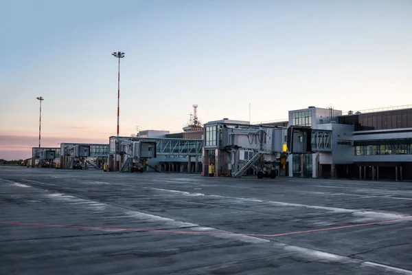 Empty Jet Bridges Early Morning Airport Apron — Stock Photo, Image