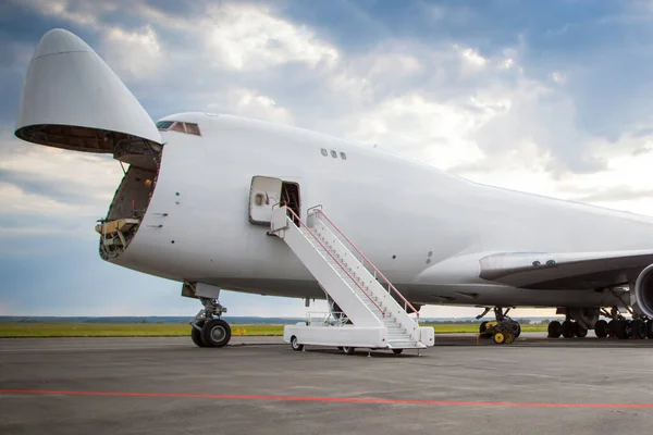 Déchargement Des Avions Cargo Large Fuselage Aire Trafic Aéroport Compartiment — Photo