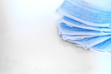 beyaz arkaplanda maske