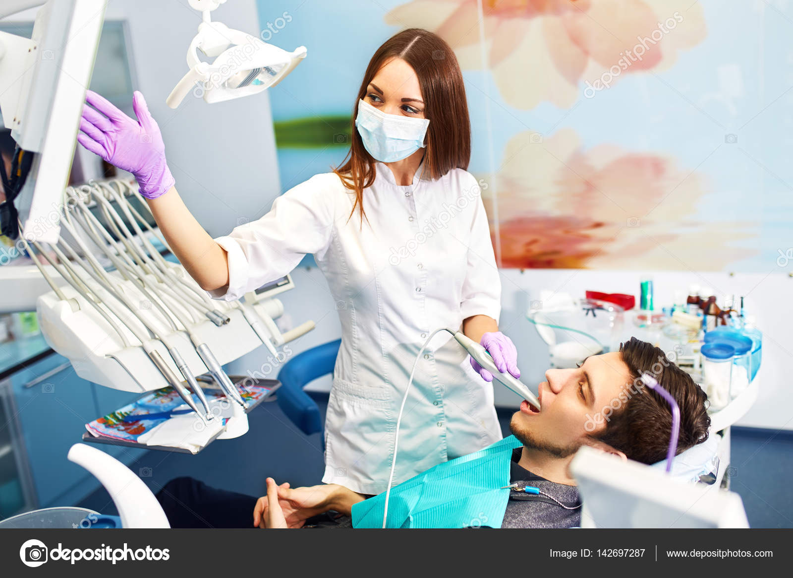 Как стать зубным врачом. Дантист профессия. Как стать зубным врачом. Зубы стоматолог. Зубы стоматология.