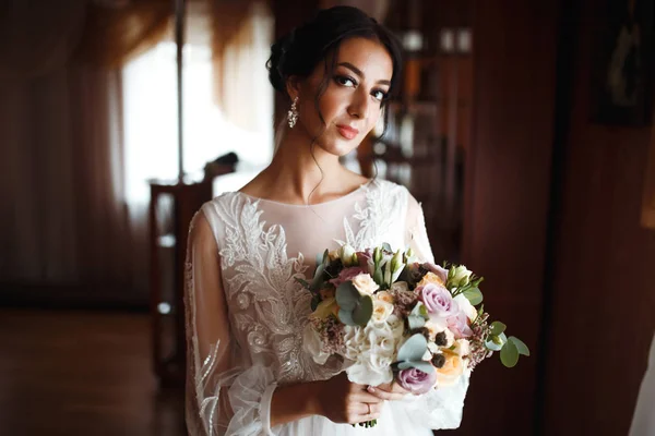 Beautiful Bride Wedding Bouquet Pretty Woman Professional Make Hair Style — Stock Photo, Image