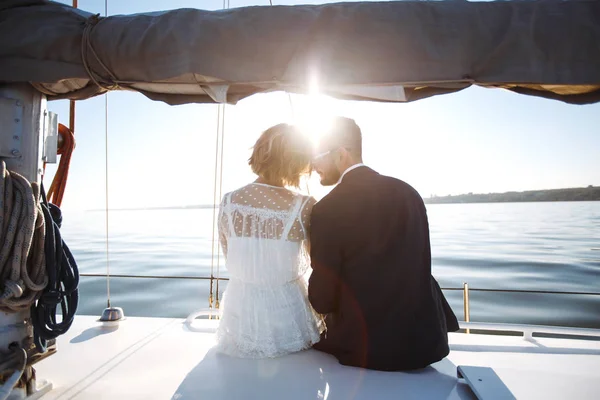 Beautiful Wedding Couple Yacht Wedding Day Outdoors Sea Beautiful Elegant — Stock Photo, Image