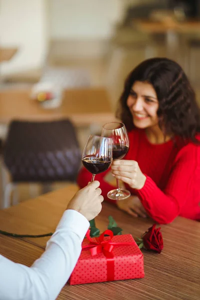 Young Couple Having Romantic Dinner Toasting Glass Red Wine Sweet — Stock Photo, Image