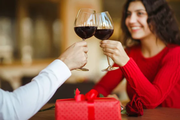 Young Couple Having Romantic Dinner Toasting Glass Red Wine Sweet — Stock Photo, Image