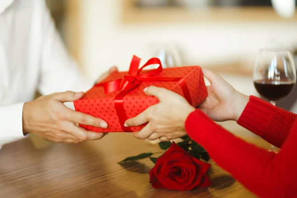 Valentine Day Holiday Surprise Concept Man Gives His Woman Red — 스톡 사진