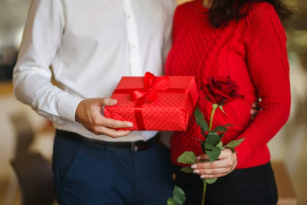 Valentine Day Holiday Surprise Concept Man Gives His Woman Red — Stock Photo, Image