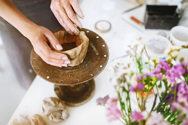 Hands Sculpts Cup Clay Pot Woman Working Potter Wheel Workshop — Stock Photo, Image