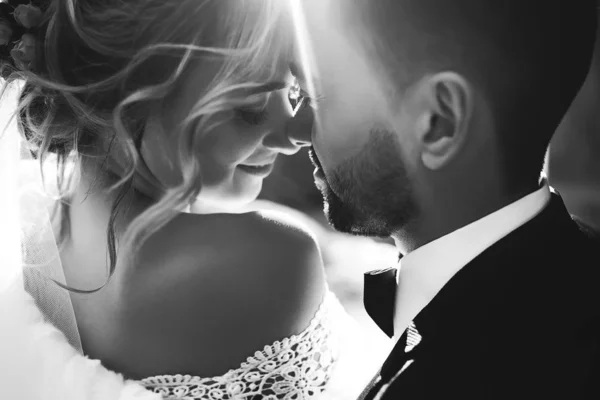 Black White Foto Amazing Smiling Wedding Couple Pretty Bride Stylish — Stock Photo, Image