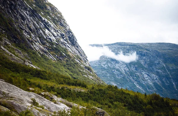 Norveç Resimli Manzara Dağları Seyahat Yaşam Tarzı Vahşi Doğa Konsepti — Stok fotoğraf