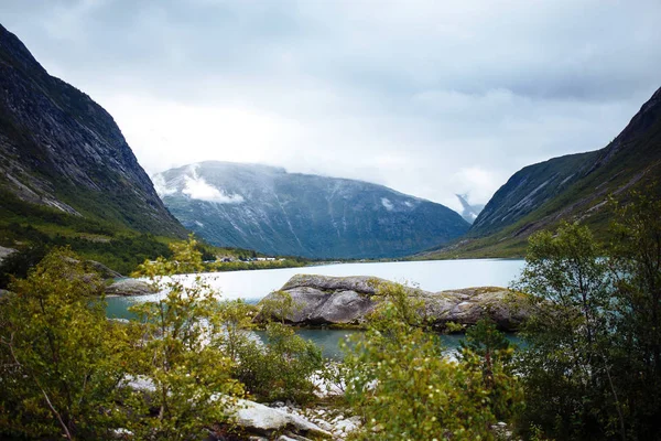 Norveç Resimli Manzara Dağları Göl Manzarası Çok Güzel Sabah Dağ — Stok fotoğraf