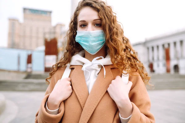 Girl Protective Sterile Medical Mask Her Face Street Woman Wear — Stock Photo, Image