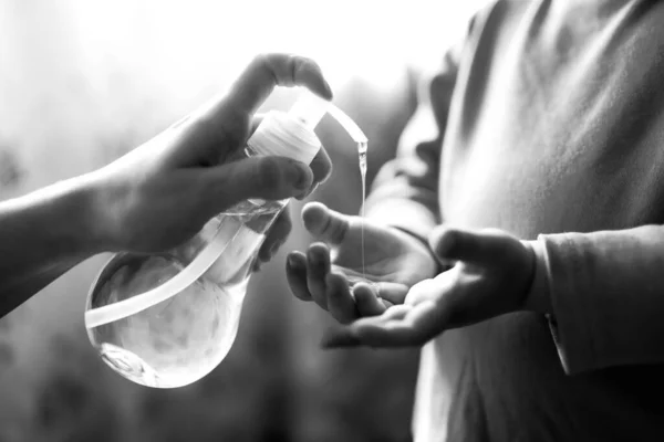 Dezenfektan Jöleli Eller Anne Çocuk Sabunu Koronavirüsü Koruması Için Dezenfekte — Stok fotoğraf