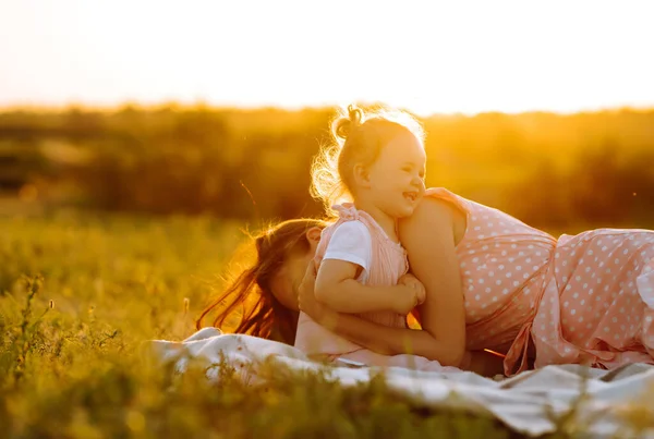 Mother Little Daughter Playing Together Summer Park Sunset Happy Mom — Stock Photo, Image
