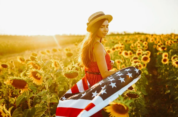 Fjärde Juli Fantastisk Tjej Hatt Med Den Amerikanska Flaggan Ett — Stockfoto