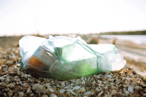 Spazzatura Sulla Spiaggia Inquinamento Ambientale Problema Ecologico Bottiglie Plastica Sporche — Foto Stock