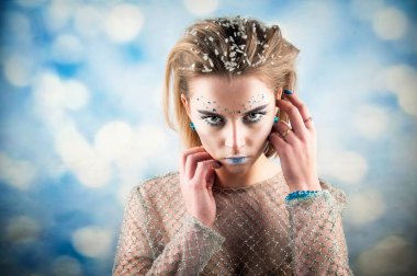 ölümcül beuty, meet kar kraliçesi