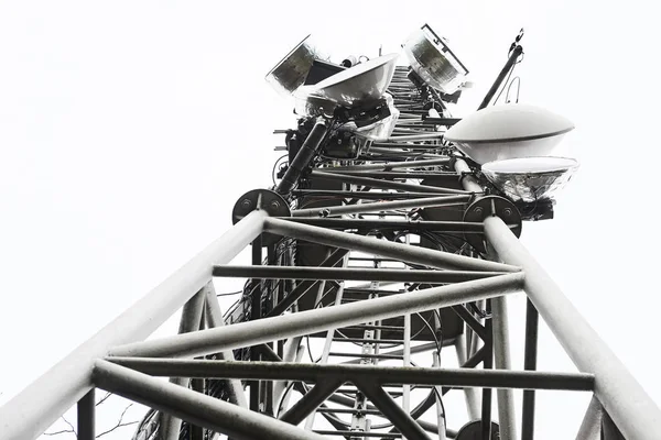 Ocelová Konstrukce Kovová Věž Telekomunikačními Anténami — Stock fotografie