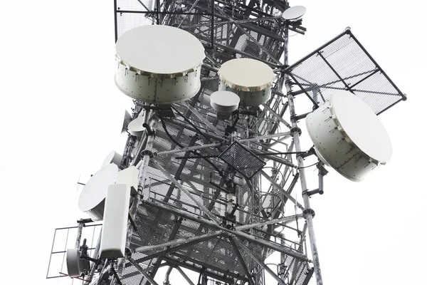 Construção Aço Torre Metálica Com Antenas Telecomunicações — Fotografia de Stock