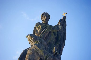 Antik Charles Köprüsü açıkhava heykelleri, mimari geziler