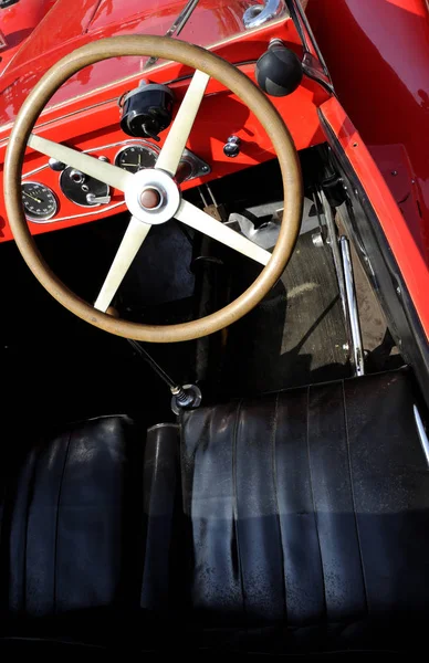 Red Retro Car Steering Wheel — Stok fotoğraf