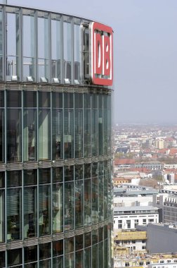 Berlin ofis cam modern binalar