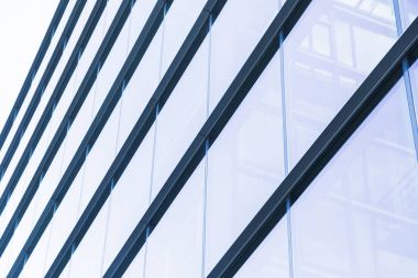Büyük modern Cam minimalist ofis binası ile düz çizgiler