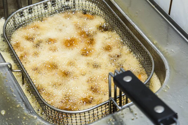 İki Fritözler mutfakta saplar ile metal