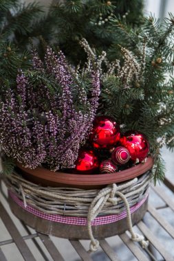 Kızıl Noel baloları