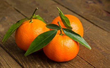 mandalina closeup ahşap arka plan üzerinde