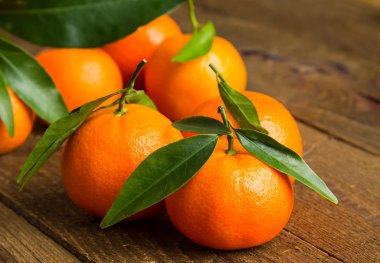 mandalina closeup ahşap arka plan üzerinde