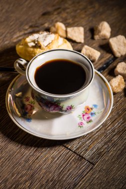 Taze tatlı pasta ve hoş kokulu kahve