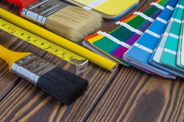 Ressam ve dekoratör çalışma tablosu Saray Projesi, renk swatc