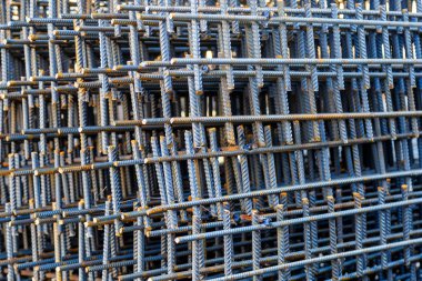 Endüstriyel geçmiş. Demir dokusu. Beton için paslı beton çubuk