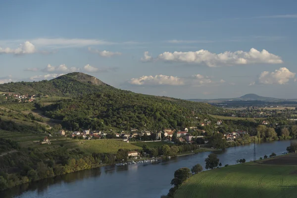 Völgye rive Labe közelében Porta Bohemica — Stock Fotó