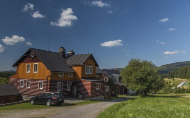 Pomezni boudy Köyü dağlarında