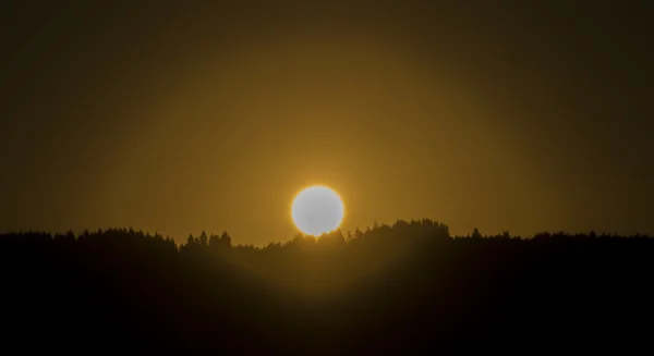 Západ slunce v blízkosti obce Kovářská v horách — Stock fotografie
