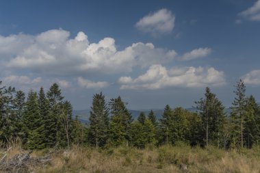 Mnisek nad yakınındaki Hnilcom yaz sıcak gün içinde