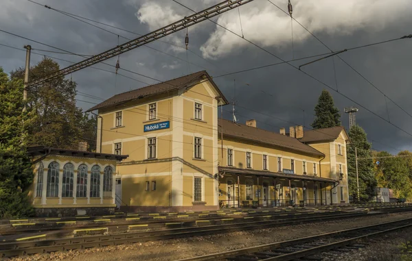 Hluboka nad vltavou zamosti Bahnhof — Stockfoto