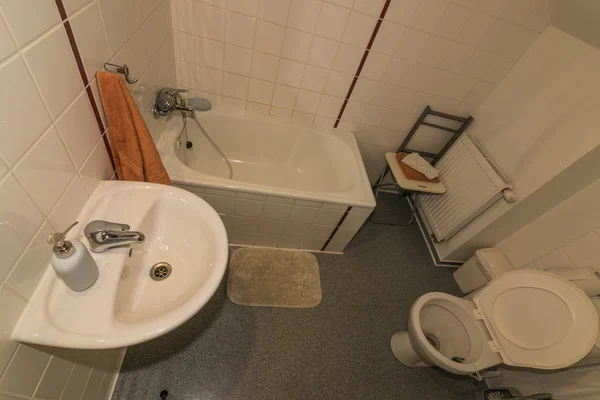 Badkamer en WC in hotel — Stockfoto