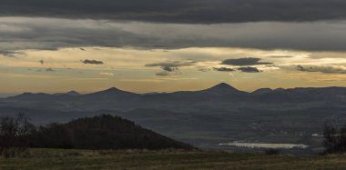 Sonbahar Ceske Stredohori Dağları
